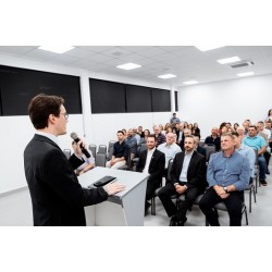 Após reforma, sede da Acicla é reinaugurada em Campo Largo